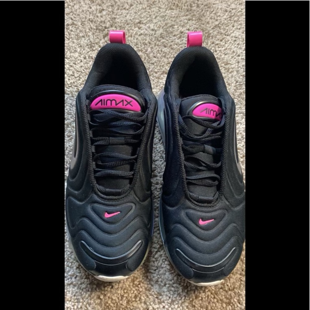 Airmax 720 black/laser fuchsia
